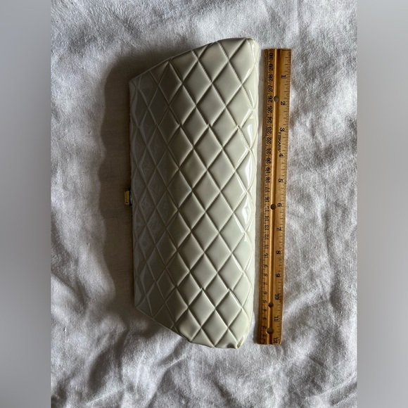 Sophisticated Cream Quilted Wristlet Clutch - Picture 4 of 5